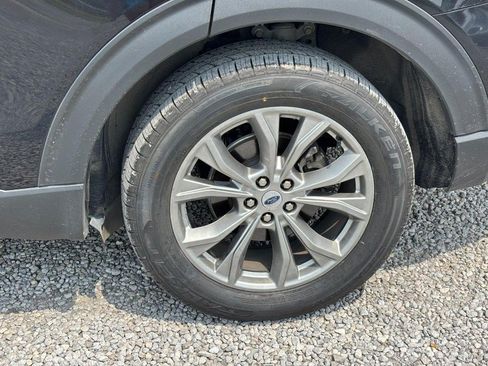 Used 2022 Ford Explorer XLT w/ Equipment Group 202A AWD/4WD image 12