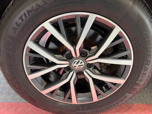 Used 2019 Volkswagen Tiguan SE w/ Panoramic Sunroof Package FWD image 45
