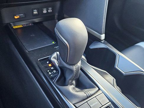 Used 2025 Toyota Camry SE w/ Convenience Package image 13