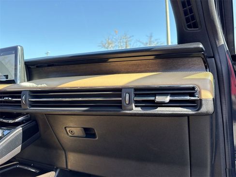 Used 2022 Lincoln Corsair Reserve w/ Equipment Group 201A image 29