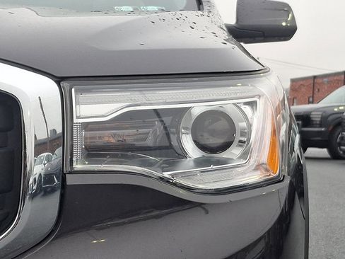 Used 2017 GMC Acadia SLT image 8