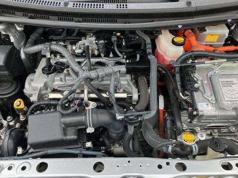 Used 2012 Toyota Prius C One image 10