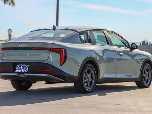 Used 2025 Kia K4 LXS image 8