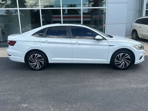 Used 2020 Volkswagen Jetta SEL FWD image 2