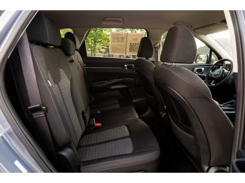 Used 2025 Kia Sorento LX FWD image 18
