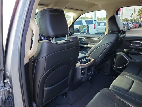 Used 2019 RAM 1500 Laramie AWD/4WD image 15