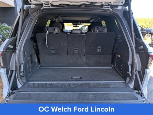 Certified 2025 Lincoln Navigator Black Label AWD/4WD image 13
