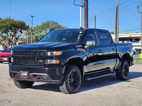 Used 2021 Chevrolet Silverado 1500 Custom Trail Boss w/ LPO, Dark Essentials Package image 3