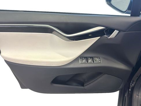 Used 2016 Tesla Model X P100D image 9