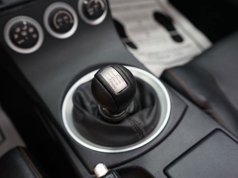 Used 2004 Nissan 350Z Touring RWD image 3