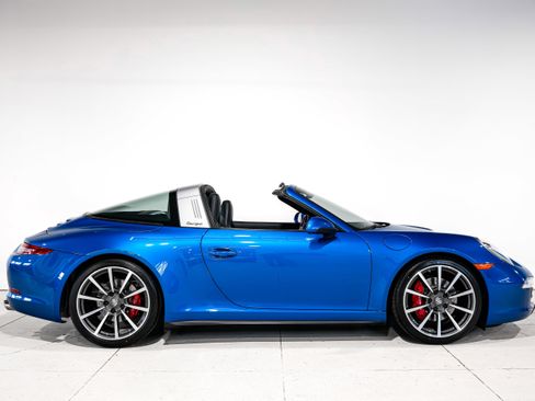 Used 2015 Porsche 911 Targa 4S image 2