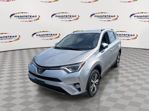 Used 2018 Toyota RAV4 XLE w/ Plus Extra Value Package AWD/4WD image 1