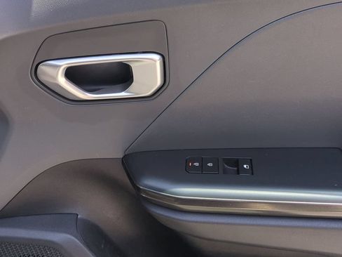 Used 2025 Kia K4 FWD image 33