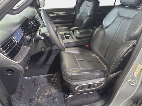 Used 2022 Jeep Wagoneer Series III w/ Premium Group I AWD/4WD image 14