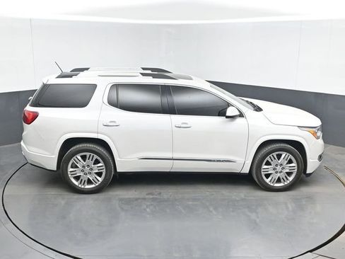 Used 2018 GMC Acadia Denali w/ Technology Package FWD image 25