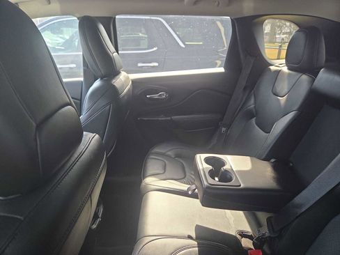 Used 2023 Jeep Cherokee Altitude Lux image 12