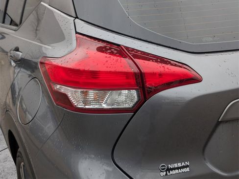 Used 2019 Nissan Kicks SR w/ SR Premium Package image 13