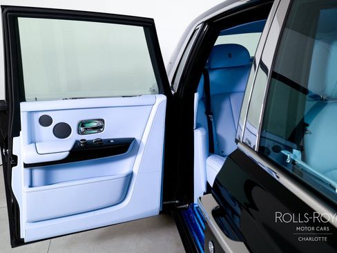New 2027 Rolls-Royce Phantom Sedan RWD image 28
