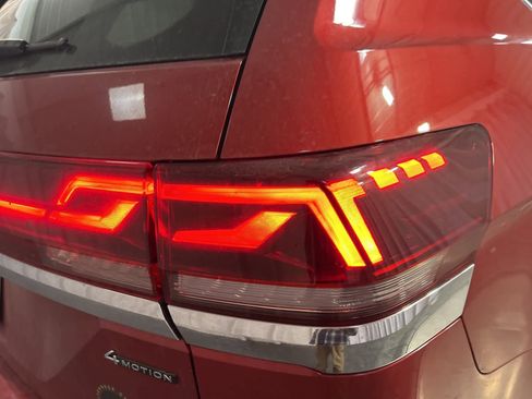 Used 2024 Volkswagen Atlas SEL Premium R-Line image 10