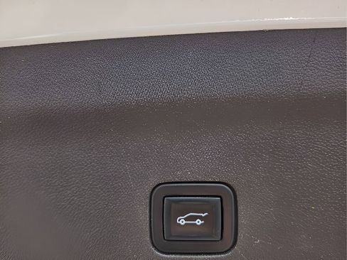 Used 2021 GMC Yukon XL Denali w/ Denali Ultimate Package image 32