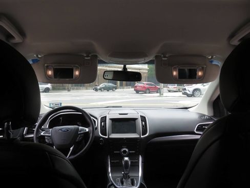 Used 2017 Ford Edge Titanium image 12