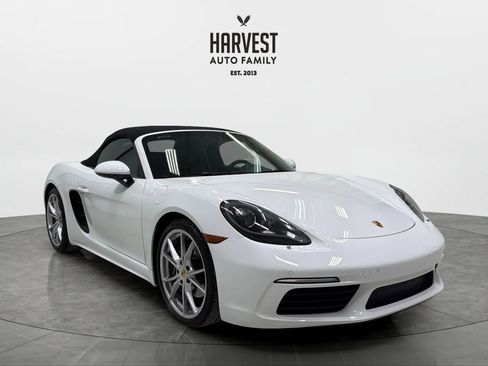 Used 2019 Porsche 718 Boxster Roadster 2D image 10