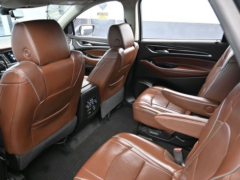 Used 2018 Buick Enclave Avenir w/ Avenir Technology Package image 37