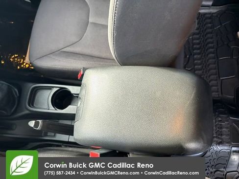 Used 2015 Jeep Wrangler Unlimited Sport image 27