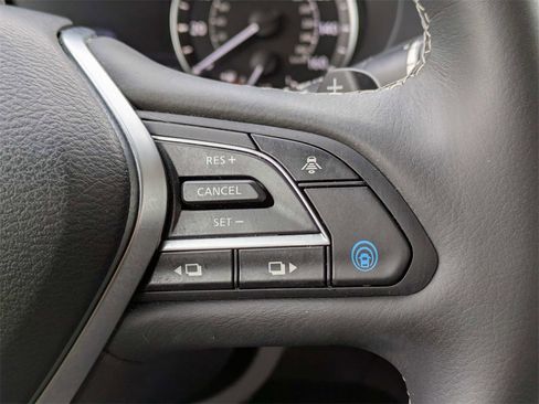 Used 2023 INFINITI QX50 Sensory image 34