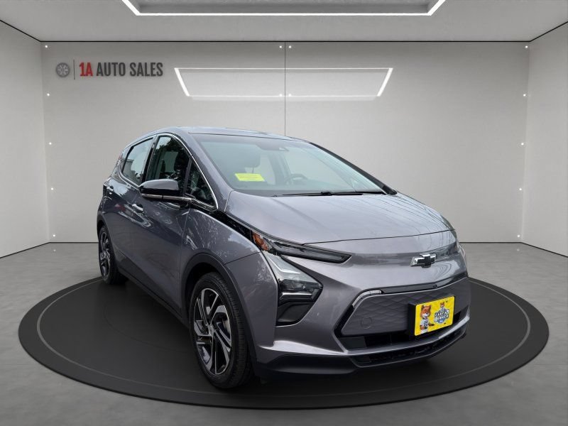 Used 2023 Chevrolet Bolt LT w/ 2LT w/ Infotainment Package FWD image 7