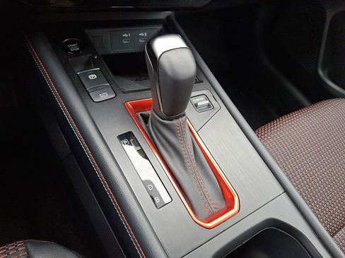 Used 2025 Nissan Kicks SR image 4