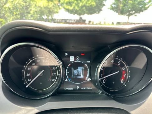Used 2020 Jaguar F-TYPE Coupe RWD image 13