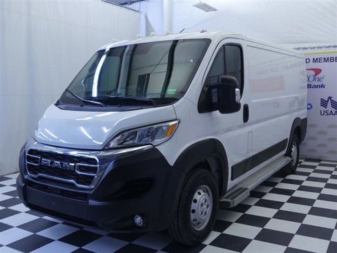 Used 2023 RAM ProMaster 2500 image 4