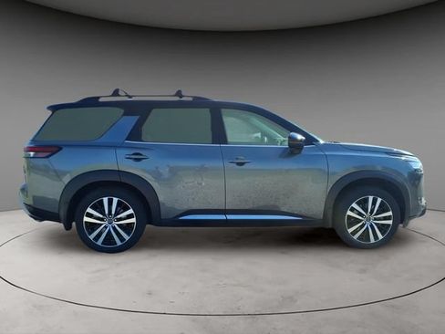 Certified 2024 Nissan Pathfinder Platinum AWD/4WD image 7