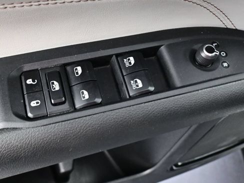 Used 2025 Jeep Compass Limited AWD/4WD image 25