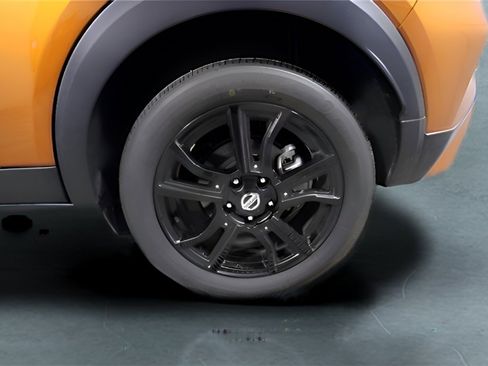 Used 2021 Nissan Kicks SR w/ SR Premium Package image 10