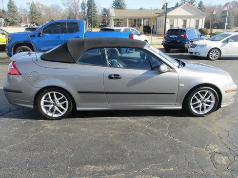 Used 2004 Saab 9-3 Aero FWD image 12