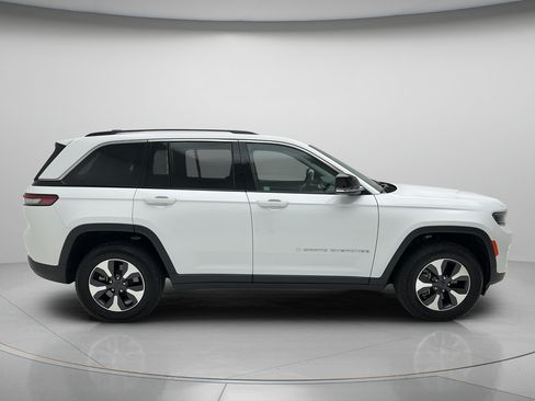 Used 2023 Jeep Grand Cherokee 4WD 4xe image 4