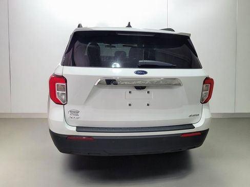 Used 2022 Ford Explorer XLT image 22