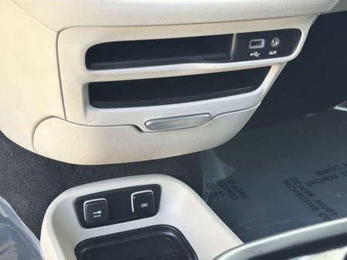 Used 2018 Chrysler Pacifica Touring Plus w/ Tire & Wheel Group FWD image 24