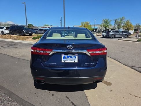 Used 2013 Toyota Avalon Limited w/ Technology Pkg image 4