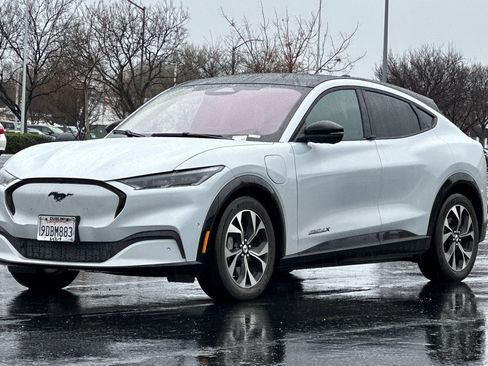 Used 2022 Ford Mustang Mach-E Premium image 8