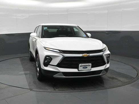 Used 2023 Chevrolet Blazer LT AWD/4WD image 1