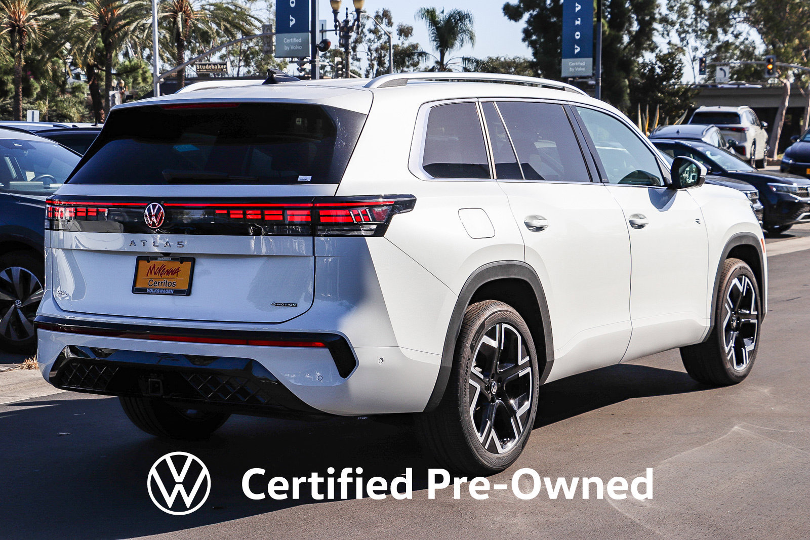 Certified 2023 Volkswagen Taos SE w/ Panoramic Sunroof Package FWD image 7