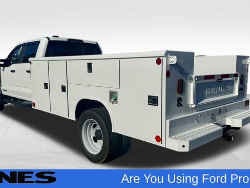 New 2025 Ford F450 XL w/ XL Chrome Package image 17