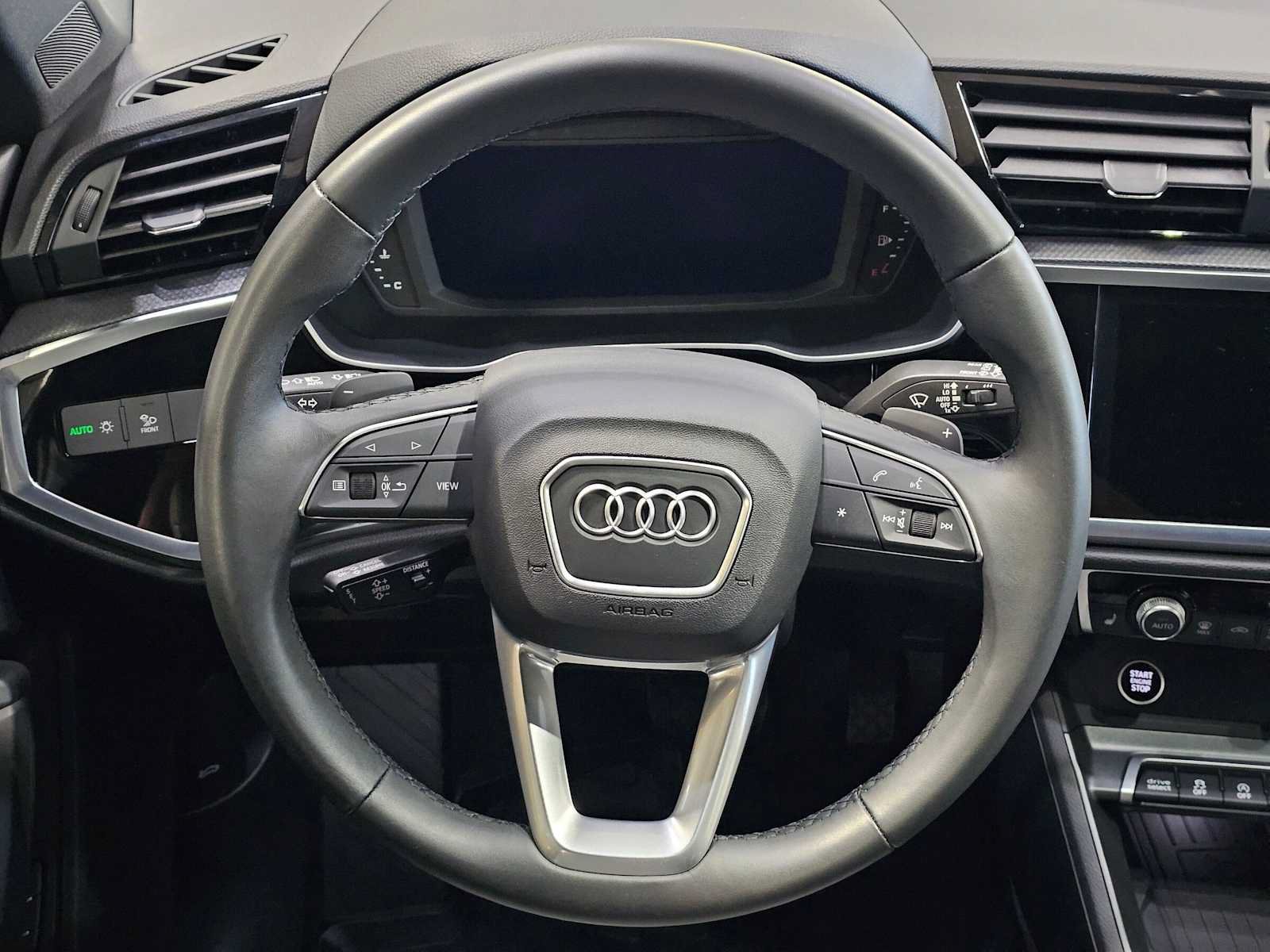 Used 2025 Audi Q3 2.0T Premium w/ Convenience Package AWD/4WD image 21