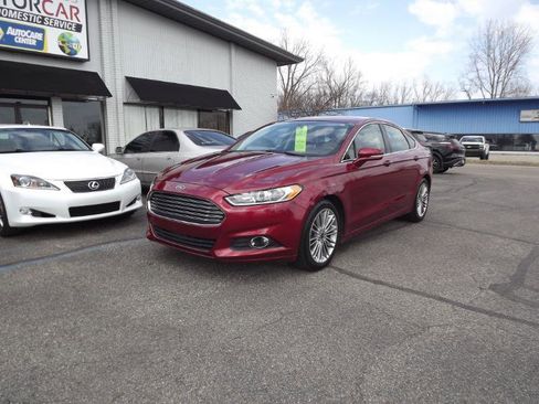 Used 2013 Ford Fusion SE image 1