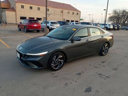Used 2025 Hyundai Elantra SEL