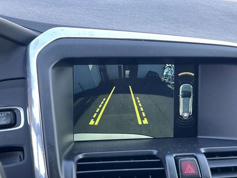 Used 2017 Volvo XC60 T6 Dynamic w/ Preferred Option Package image 15