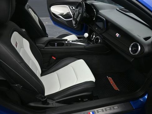 Used 2018 Chevrolet Camaro SS RWD image 27
